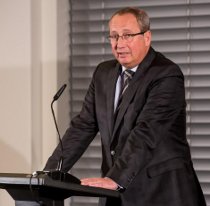 Detlev W. Kalischer