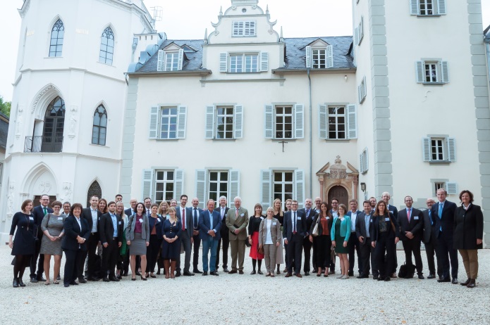 Gruppenbild 4. Nassauer Dialog Schloss